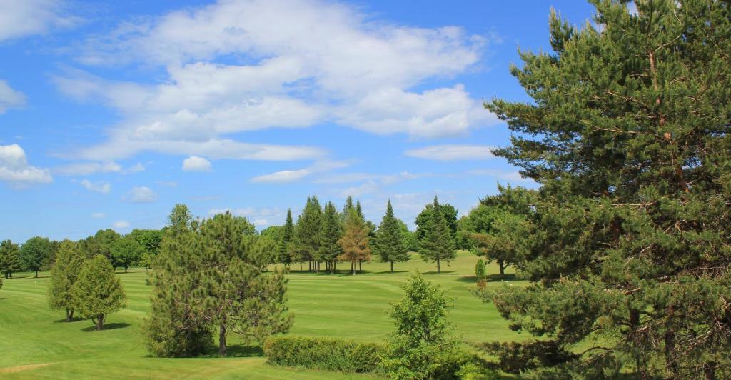 Highlands Four Season Resort Calabogie エクステリア 写真